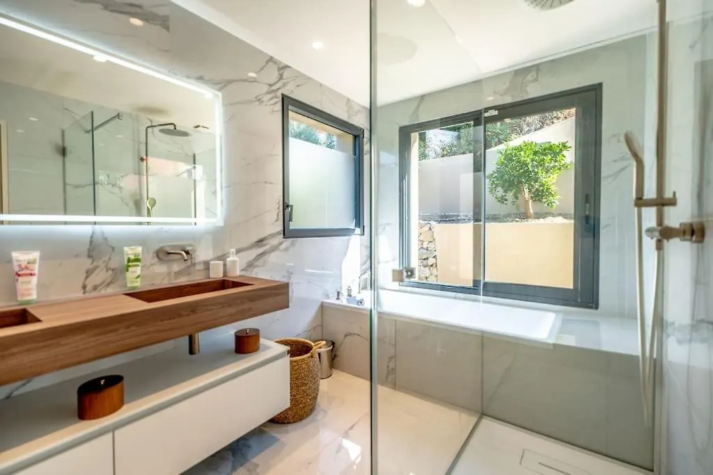 Villa Prestige Avec Piscine Et Sa Vue Mer Au Calme Grimaud Frankrig
